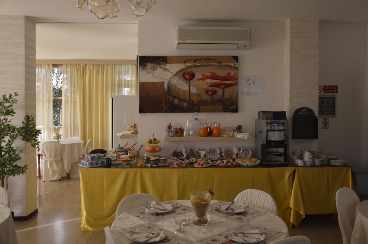 Hotel Fucsia Riccione Zewnętrze zdjęcie