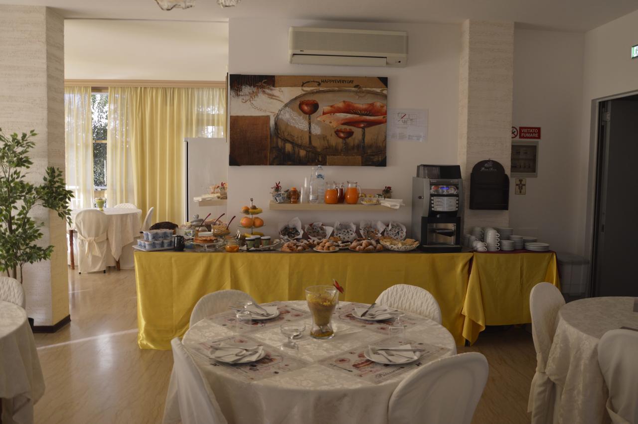Hotel Fucsia Riccione Zewnętrze zdjęcie