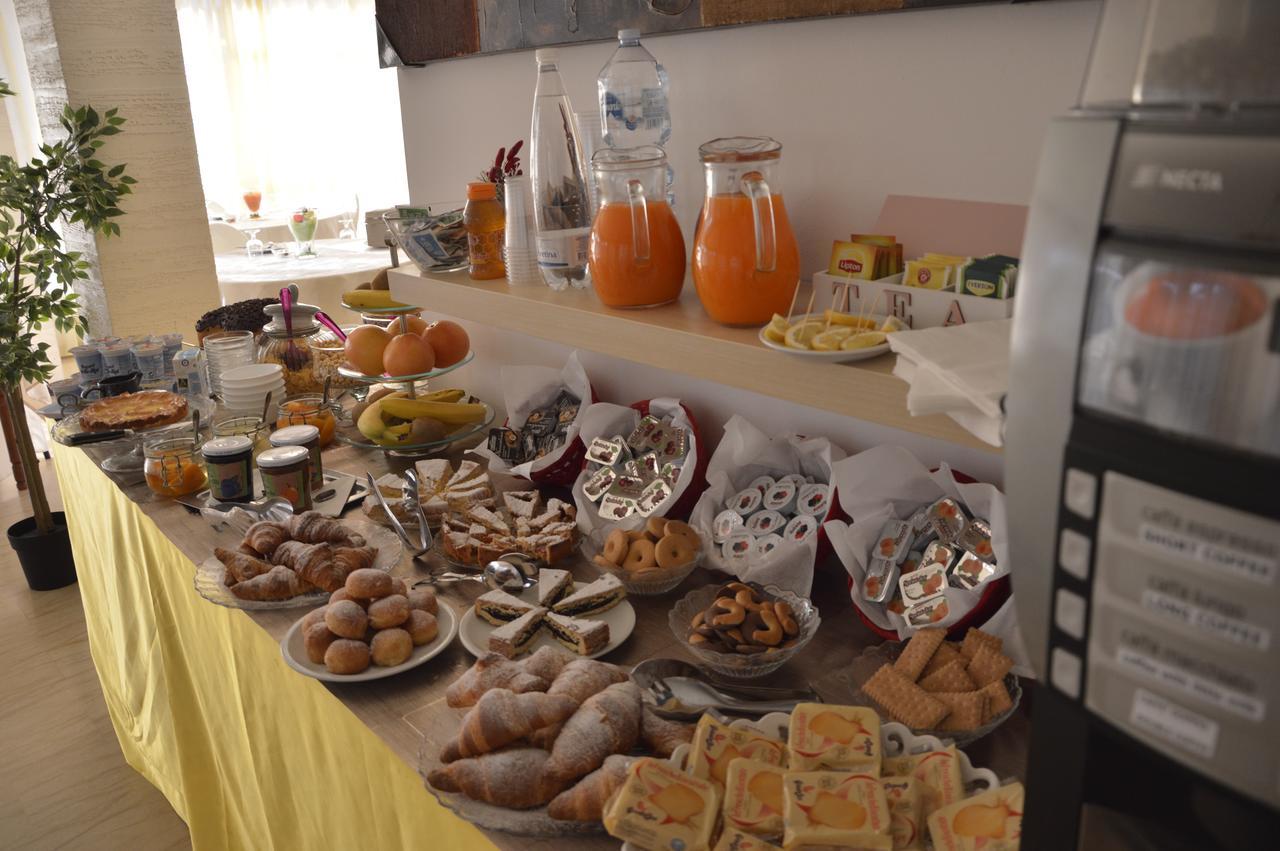 Hotel Fucsia Riccione Zewnętrze zdjęcie