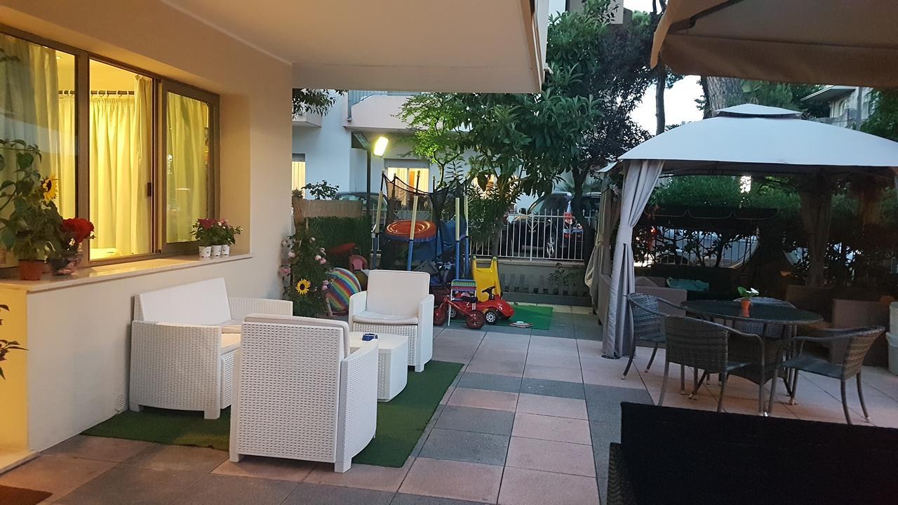 Hotel Fucsia Riccione Zewnętrze zdjęcie
