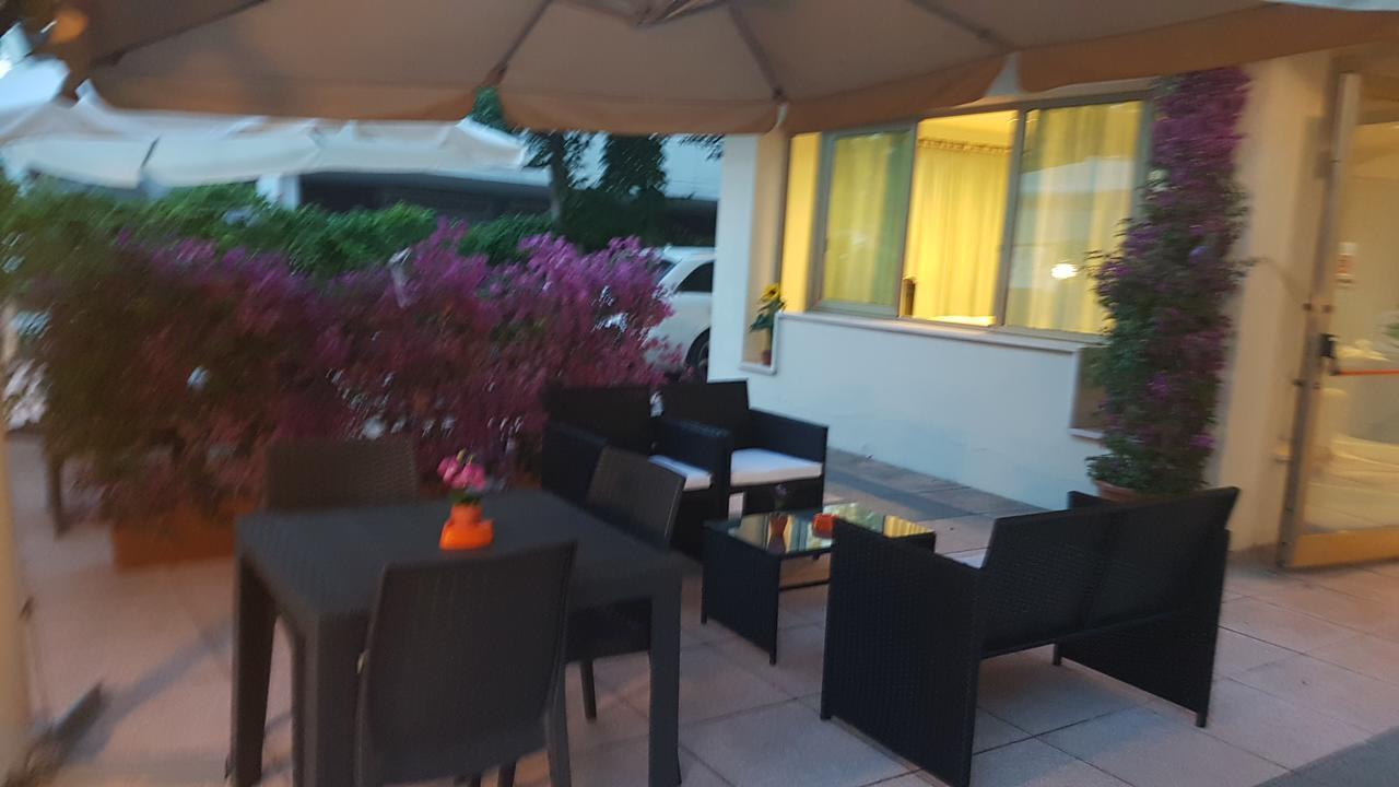 Hotel Fucsia Riccione Zewnętrze zdjęcie