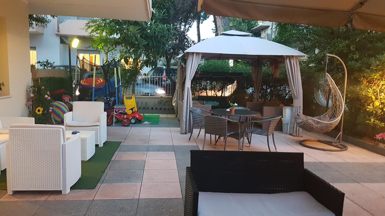 Hotel Fucsia Riccione Zewnętrze zdjęcie