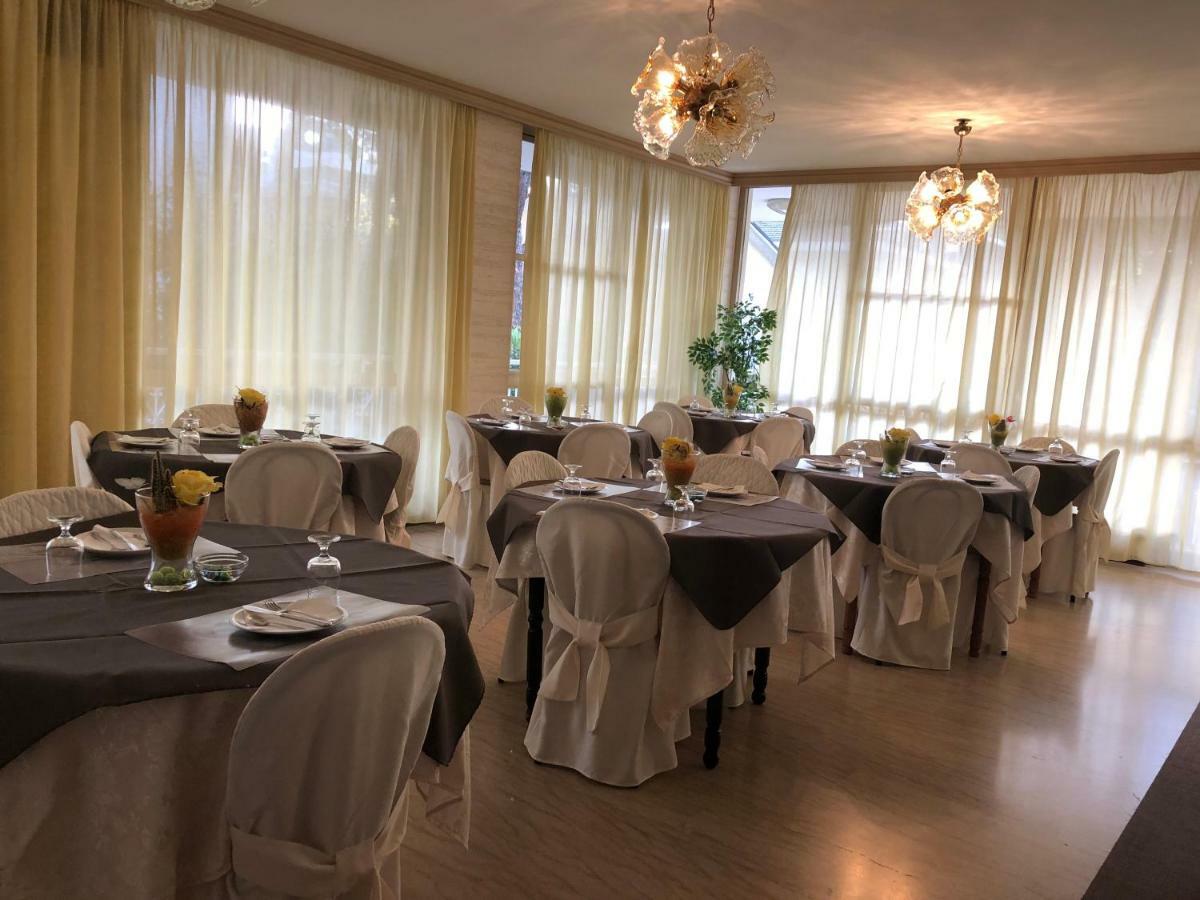Hotel Fucsia Riccione Zewnętrze zdjęcie